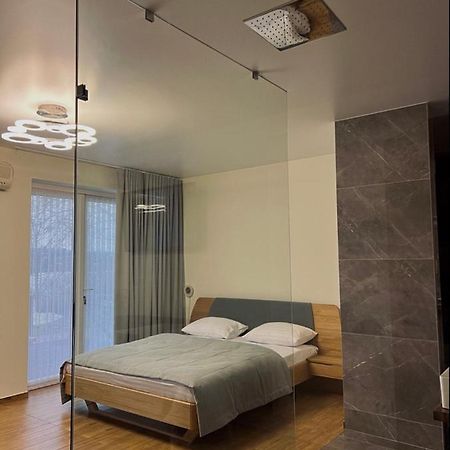 Едем Hotel Berezhany Eksteriør billede