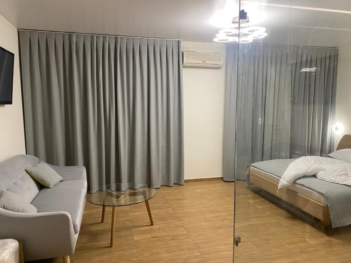 Едем Hotel Berezhany Eksteriør billede