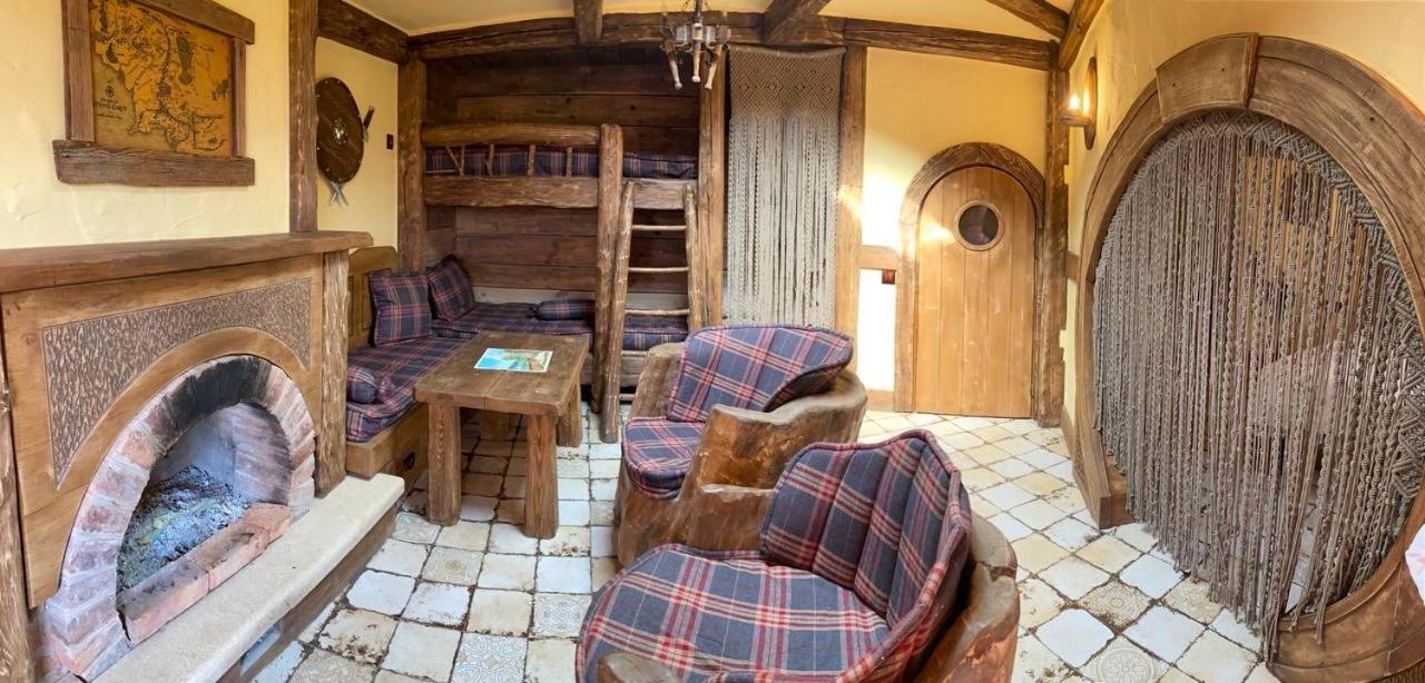 Едем Hotel Berezhany Eksteriør billede