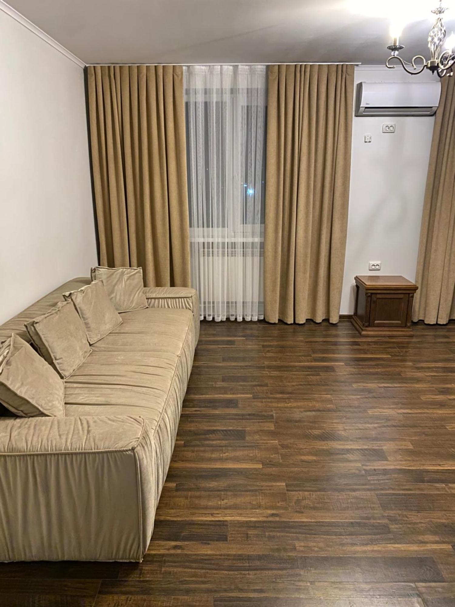 Едем Hotel Berezhany Eksteriør billede