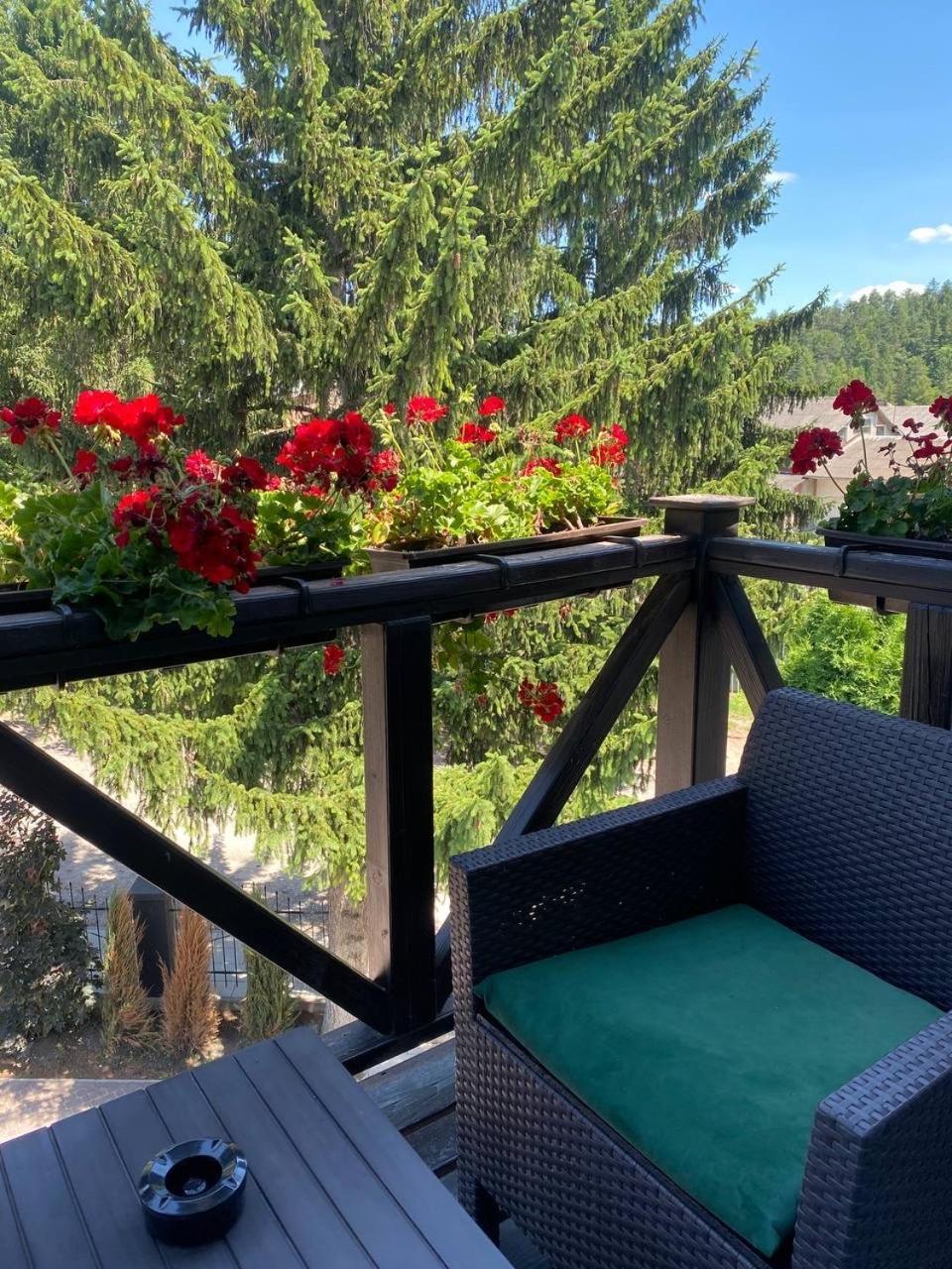 Едем Hotel Berezhany Eksteriør billede