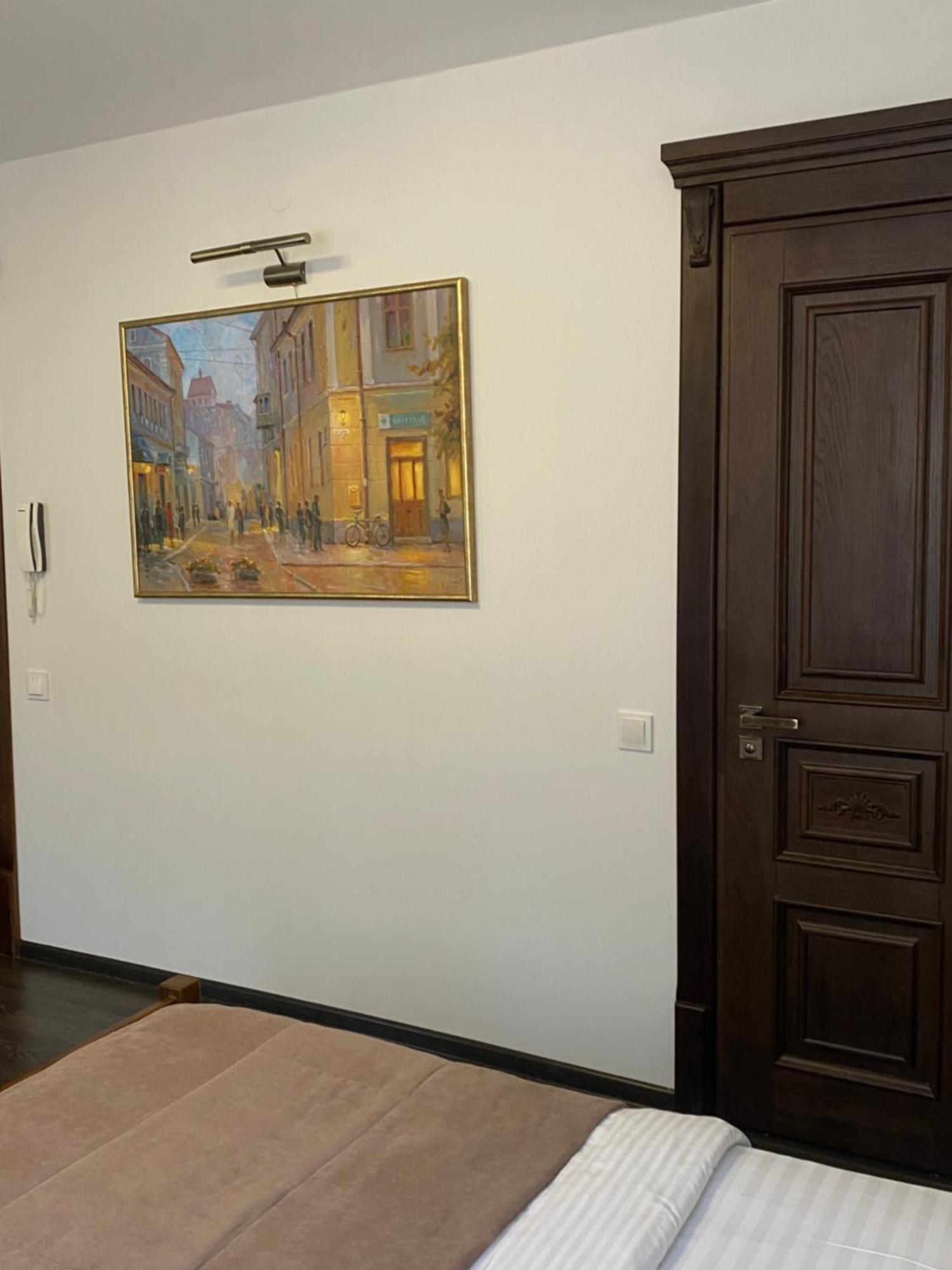 Едем Hotel Berezhany Eksteriør billede